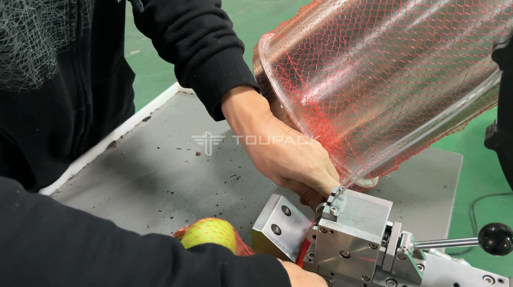 Nhà máy Công nghiệp Semi Auto Mesh Net Bag Đánh nặng đếm lưới cắt máy đóng gói cho trái cây chuối