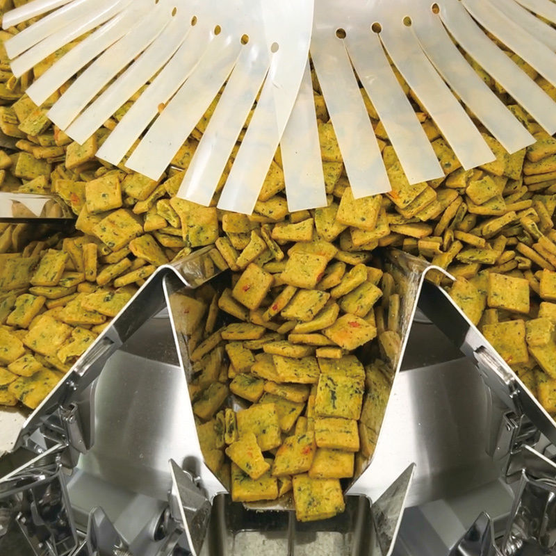 Máy đóng gói và chiết rót định lượng tự động theo chiều dọc chất lượng cao cho thực phẩm ăn nhẹ dạng hạt, cân và đóng gói VFFS