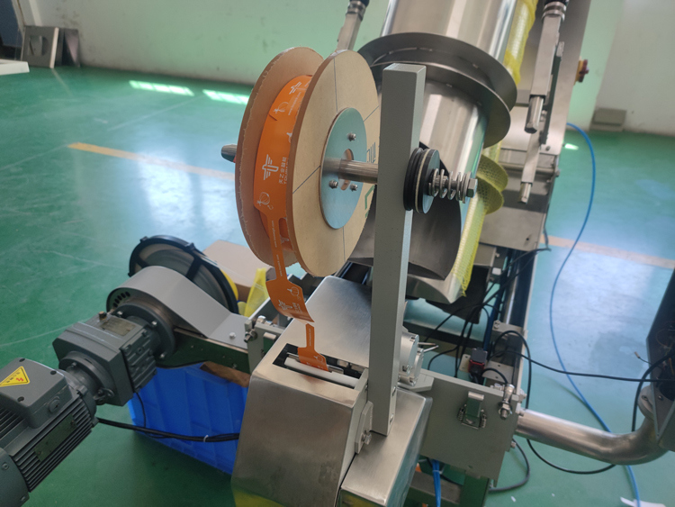 Máy đóng gói lưới tự động, phạm vi cân 3g-5000g, dùng để đóng gói rau củ quả, gừng, khoai tây, trái cây họ cam quýt