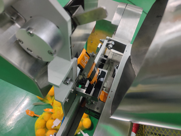 Máy đóng gói lưới tự động, phạm vi cân 3g-5000g, dùng để đóng gói rau củ quả, gừng, khoai tây, trái cây họ cam quýt